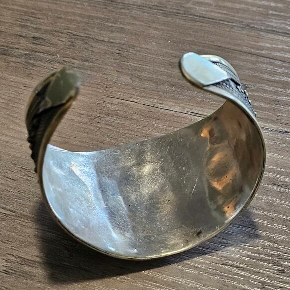 Vintage Artisan Made Silver Cuff with Lapis Lazuli Cabochons - Picture 4 of 7